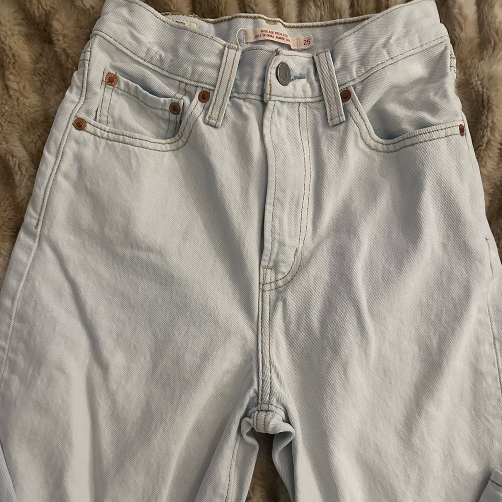 Levi’s Ribcage Wide Leg Jeans, light wash, size 25.